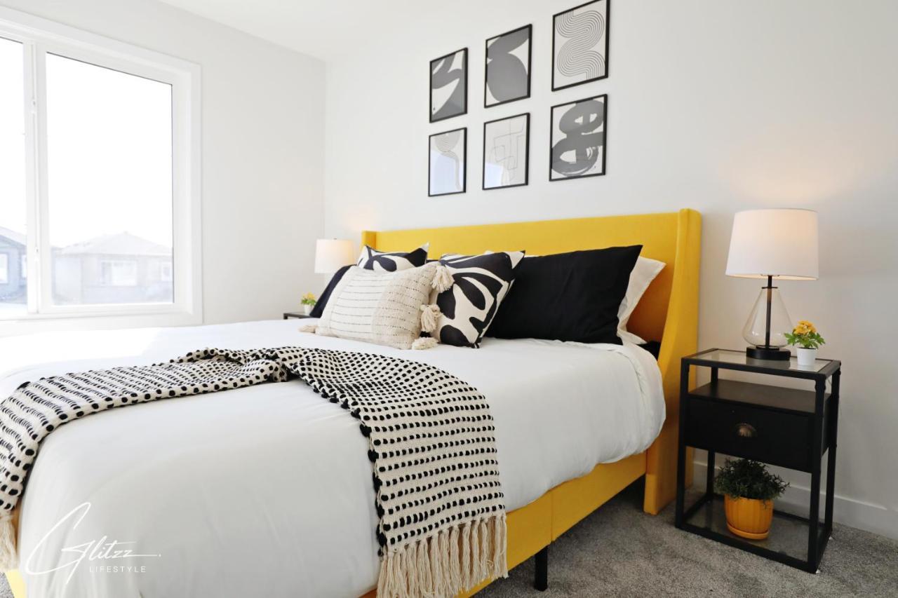 Beautiful 3 King Beds,Garage,Airport,Disney+ Edmonton Esterno foto