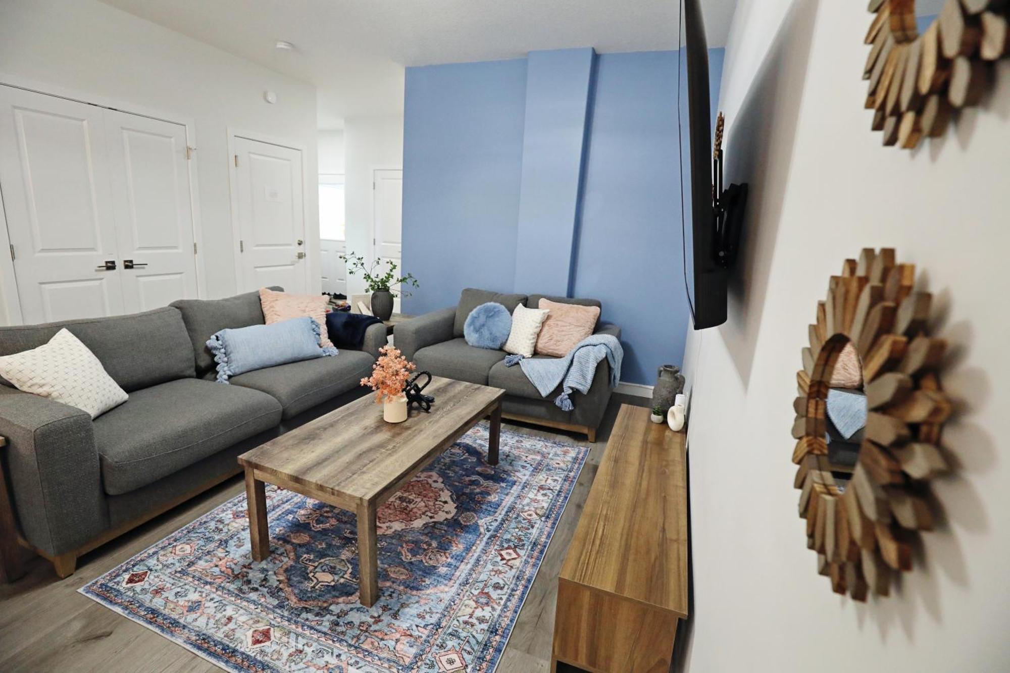 Beautiful 3 King Beds,Garage,Airport,Disney+ Edmonton Esterno foto
