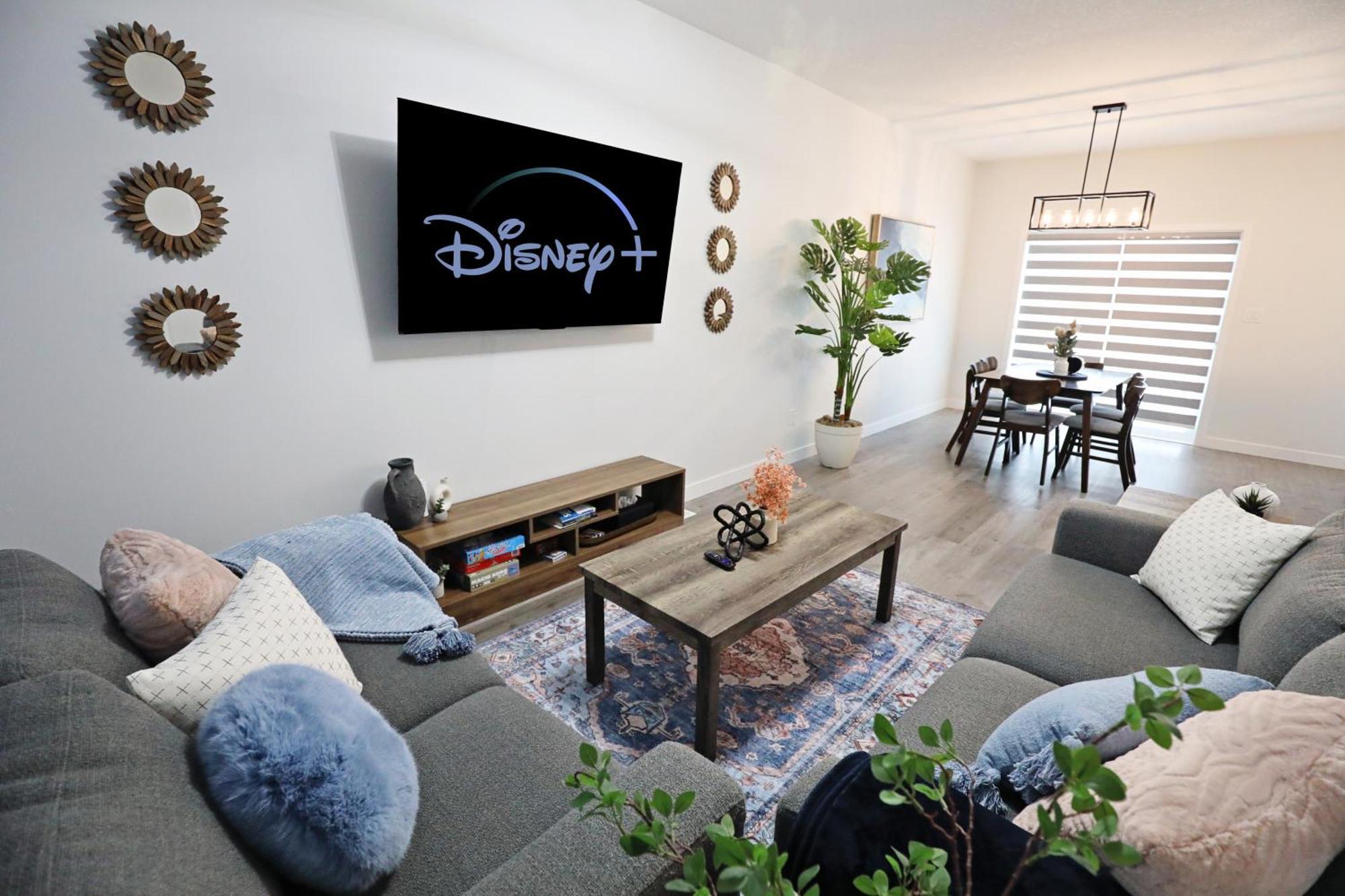 Beautiful 3 King Beds,Garage,Airport,Disney+ Edmonton Esterno foto