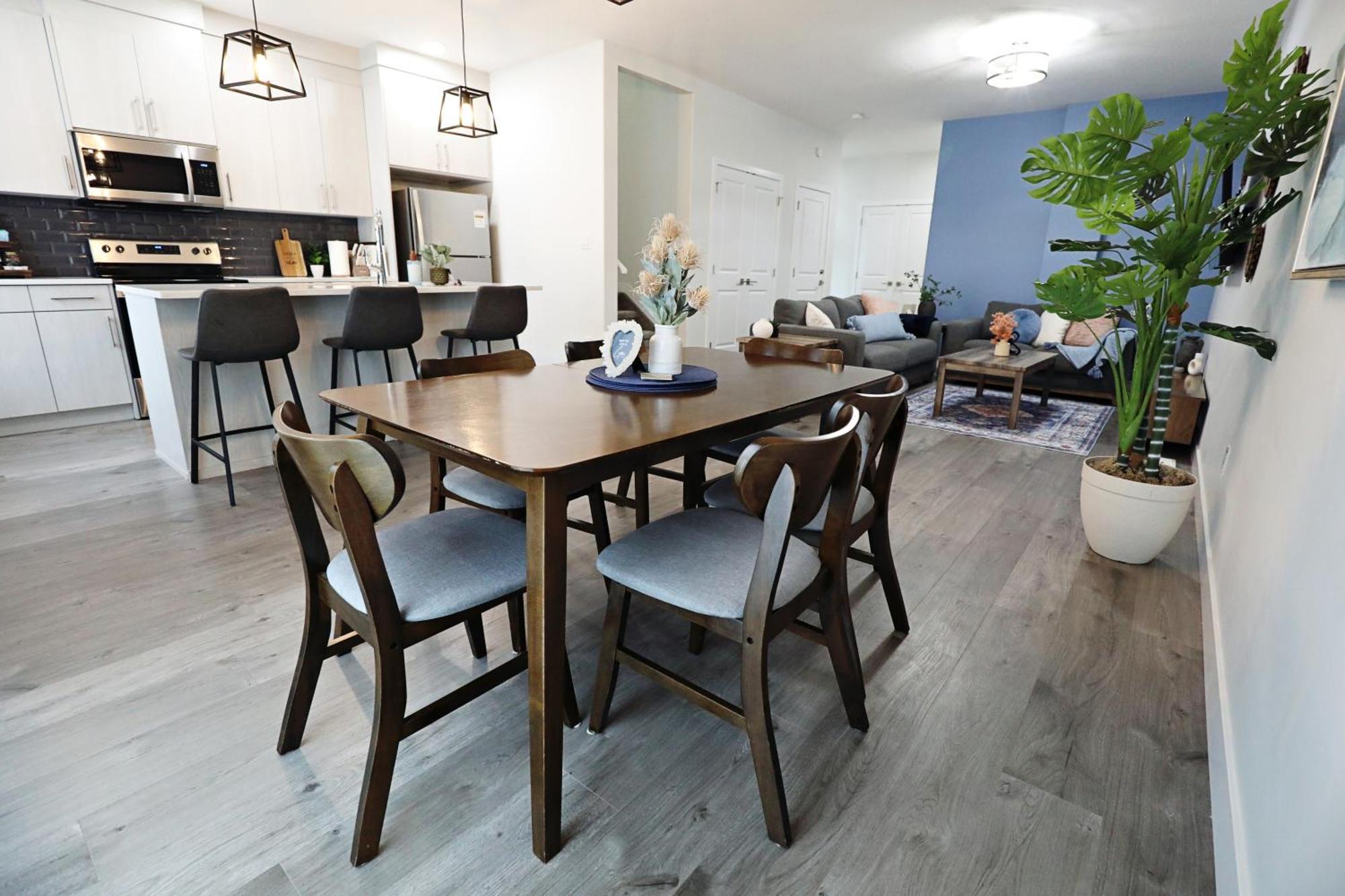Beautiful 3 King Beds,Garage,Airport,Disney+ Edmonton Esterno foto